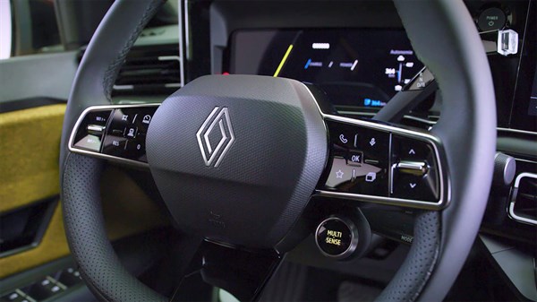 le volant et le levier e-shifter - R5 E-Tech électrique - Renault