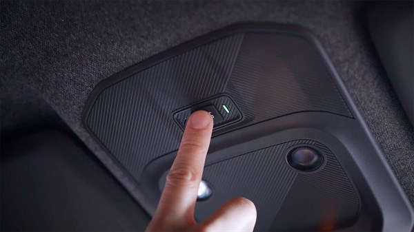 l'assistance connectée appel d'urgence (e-call) - R5 E-Tech électrique - Renault